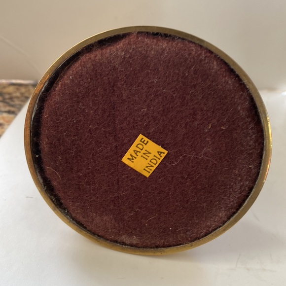 Vintage solid heavy brass candleholder with shade - Picture 4 of 10